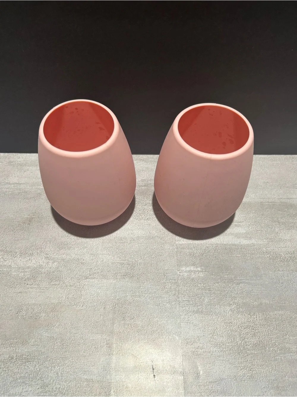 Odeme Pink Silicone Stemless Wine Glasses with Matching Pouch